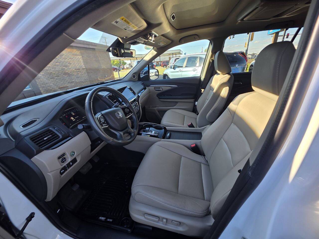 2022 Honda Pilot Touring w/Rear Captain's Chairs AWD 4dr SUV Eldridge IA