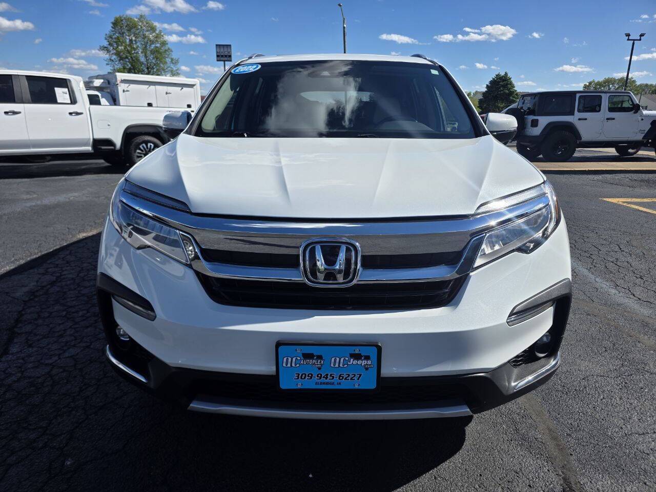2022 Honda Pilot Touring w/Rear Captain's Chairs AWD 4dr SUV Eldridge IA