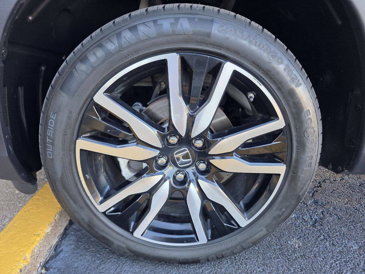 2022 Honda Pilot Touring w/Rear Captain's Chairs AWD 4dr SUV Eldridge IA