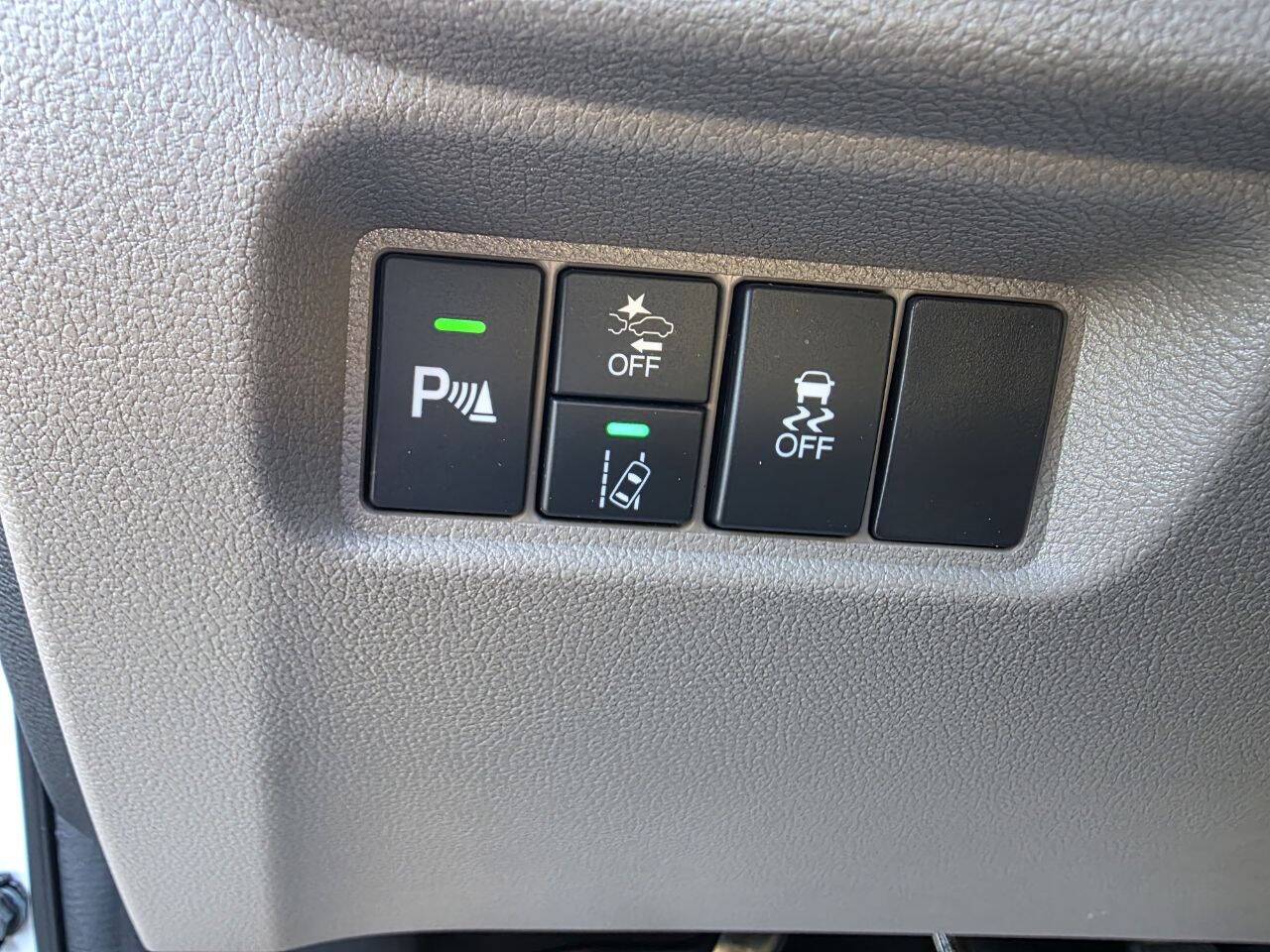 2022 Honda Pilot Touring w/Rear Captain's Chairs AWD 4dr SUV Eldridge IA