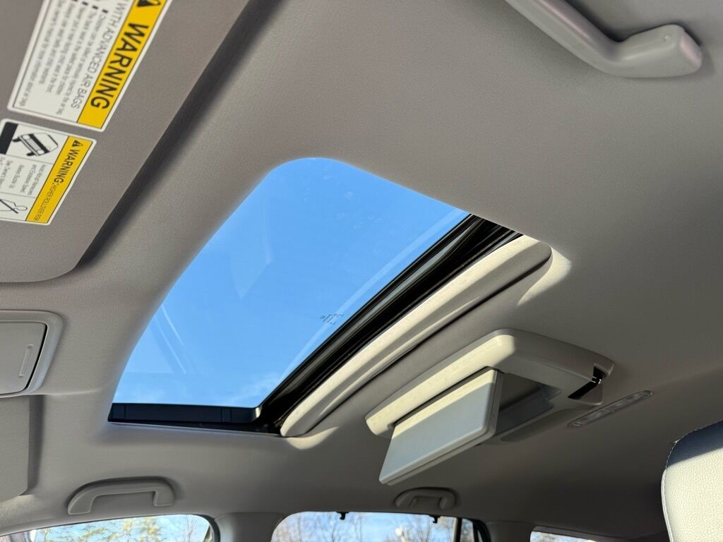 2022 Honda Pilot Touring w/Rear Captain's Chairs Roanoke VA