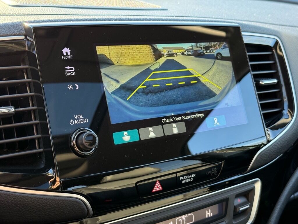 2022 Honda Pilot Touring w/Rear Captain's Chairs Roanoke VA