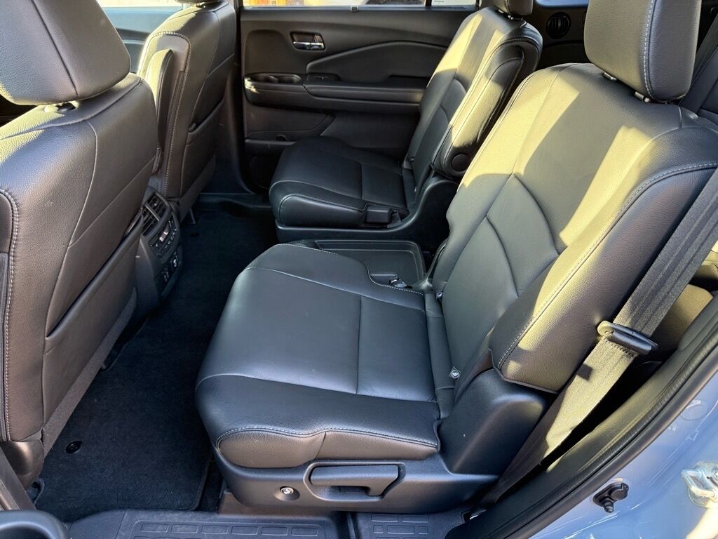 2022 Honda Pilot Touring w/Rear Captain's Chairs Roanoke VA