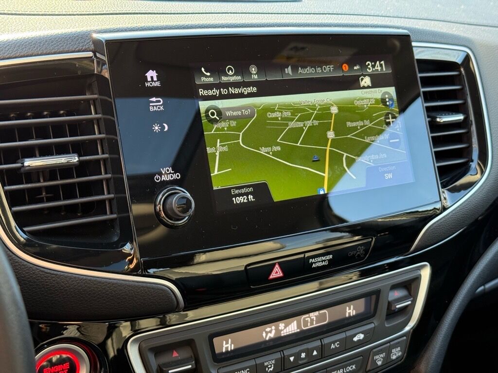 2022 Honda Pilot Touring w/Rear Captain's Chairs Roanoke VA