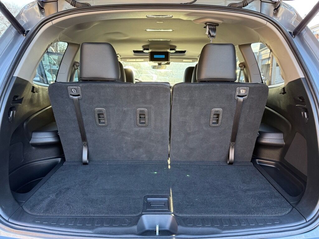 2022 Honda Pilot Touring w/Rear Captain's Chairs Roanoke VA
