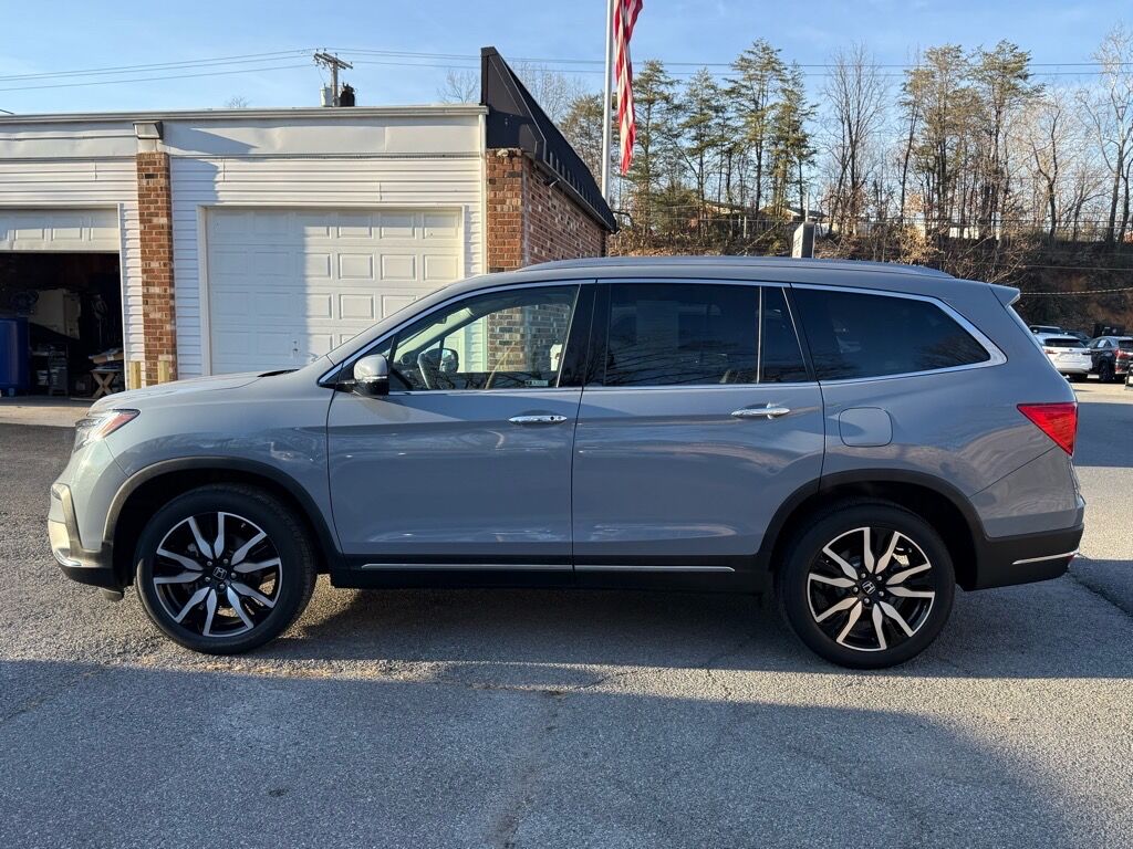 2022 Honda Pilot Touring w/Rear Captain's Chairs Roanoke VA