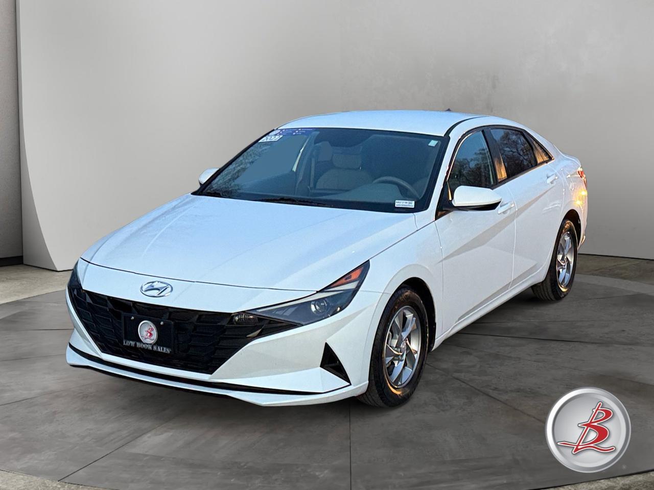 2022 Hyundai ELANTRA SE