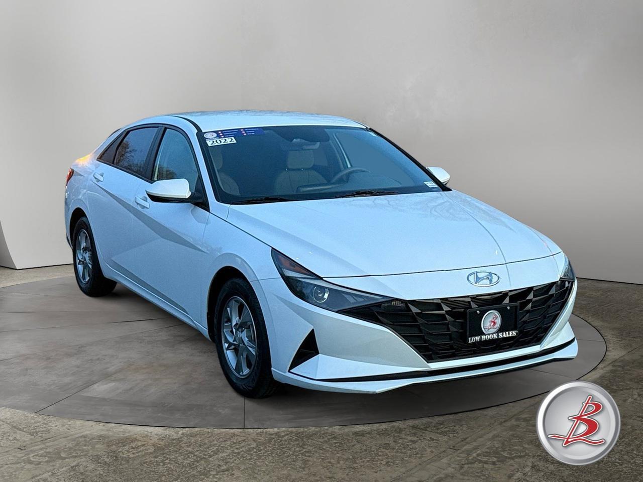 2022 Hyundai ELANTRA SE