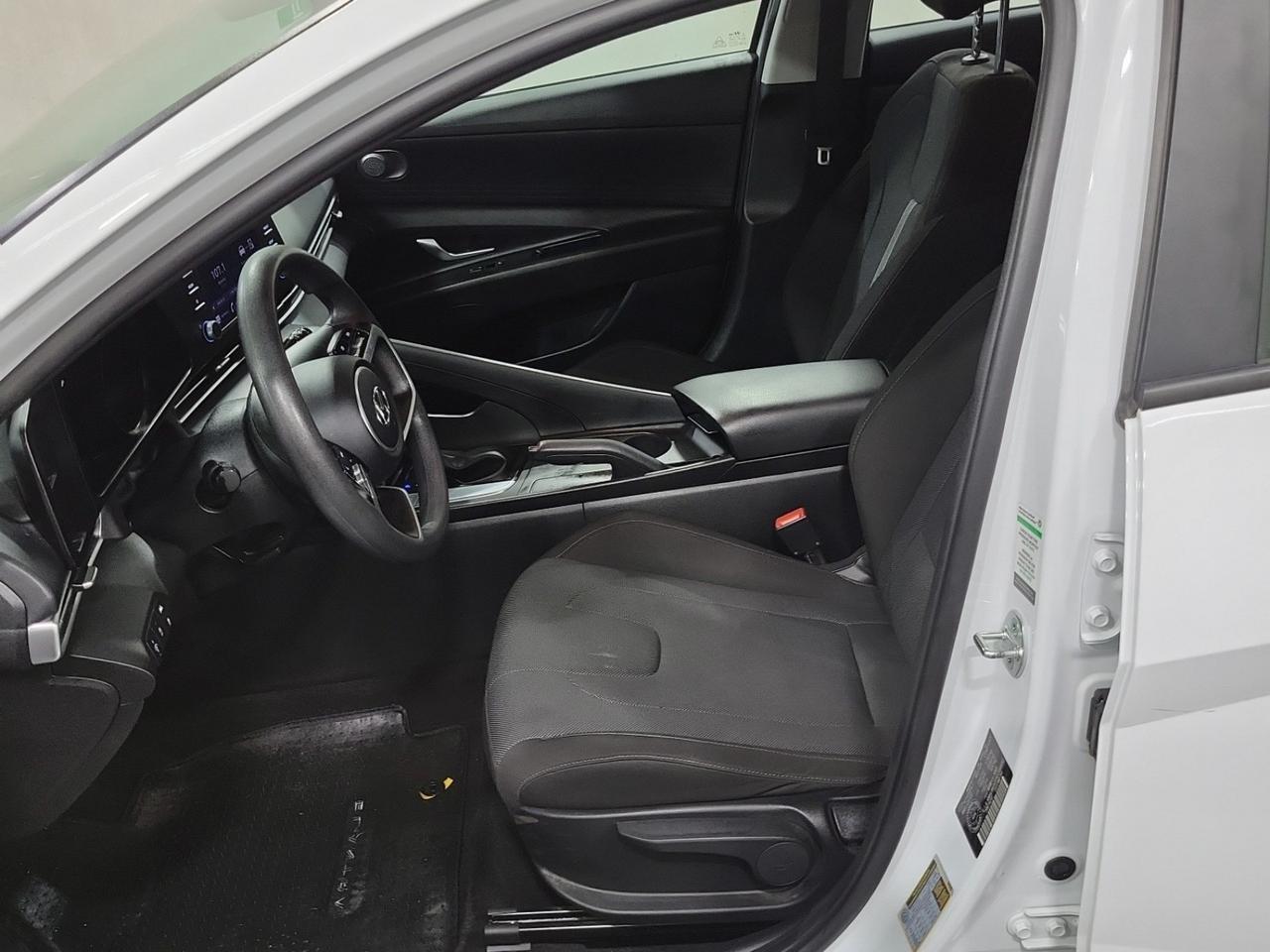 2022 Hyundai Elantra Essential APPLECARPLAY BACKUPCAM HEATED SEATS BLUETOOTH Toronto ON