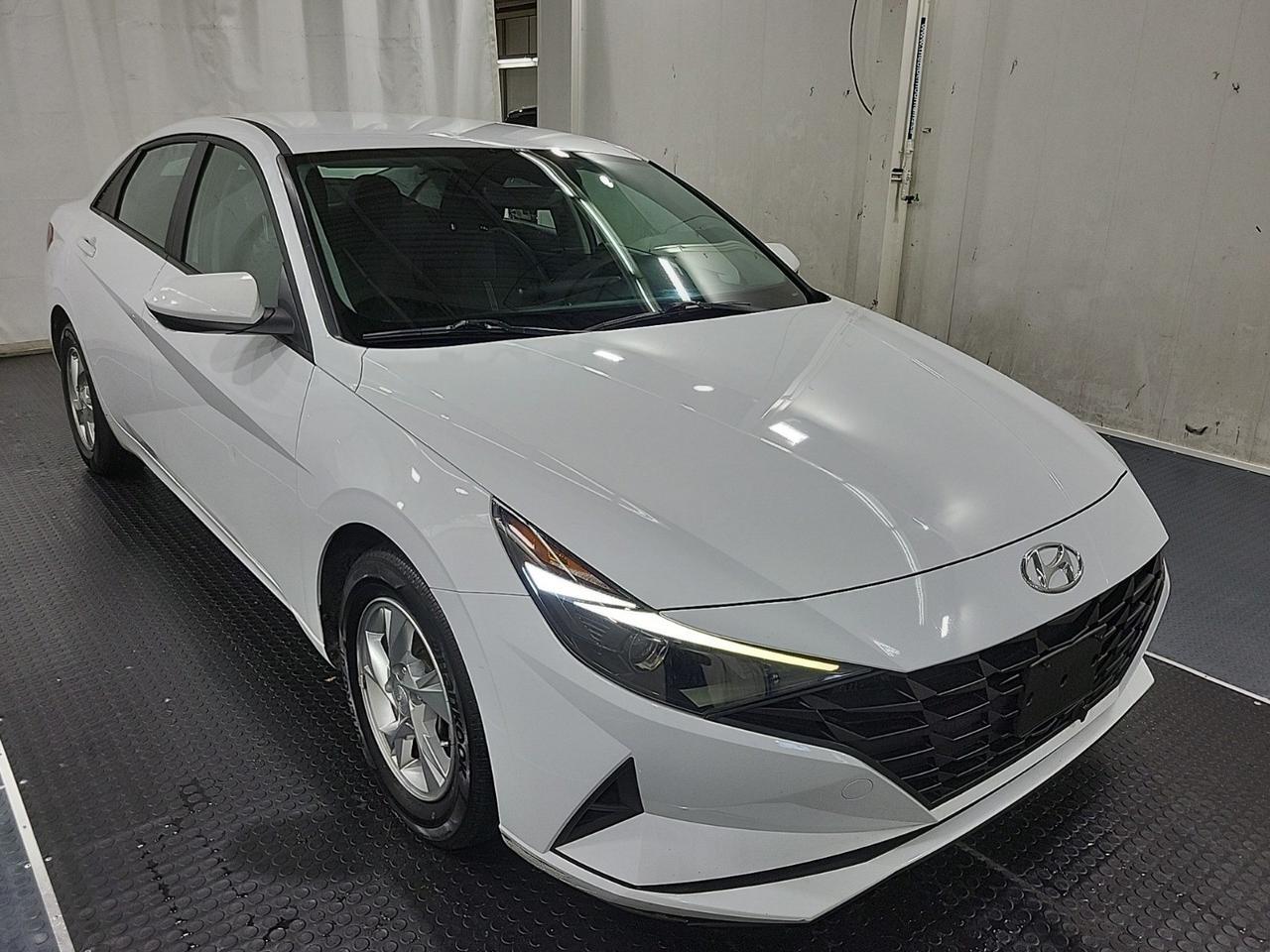 2022 Hyundai Elantra Essential APPLECARPLAY BACKUPCAM HEATED SEATS BLUETOOTH Toronto ON
