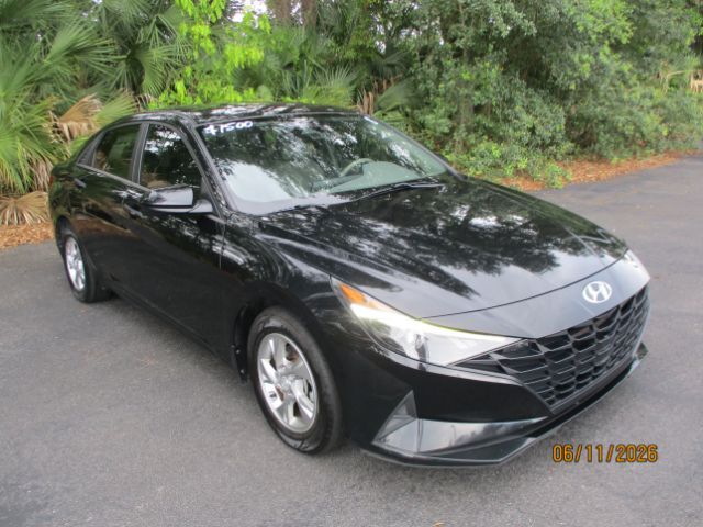 2022 Hyundai Elantra SE
