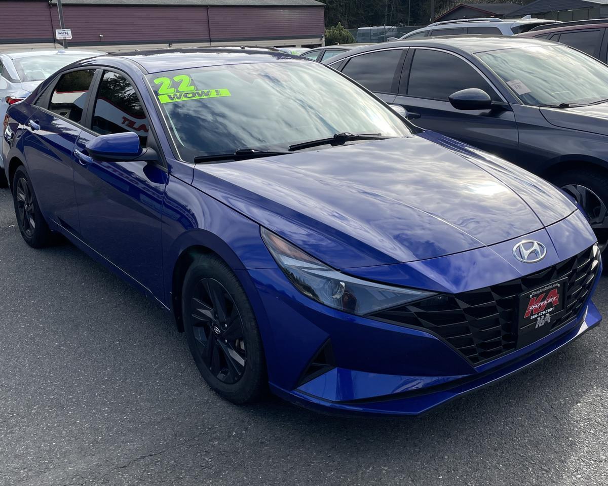 2022 Hyundai Elantra SEL Sedan 4D