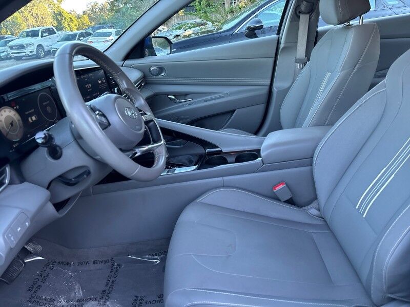 2022 Hyundai Elantra SEL w/CONV + PREM PKG. SUNR. BOSE. Seffner FL