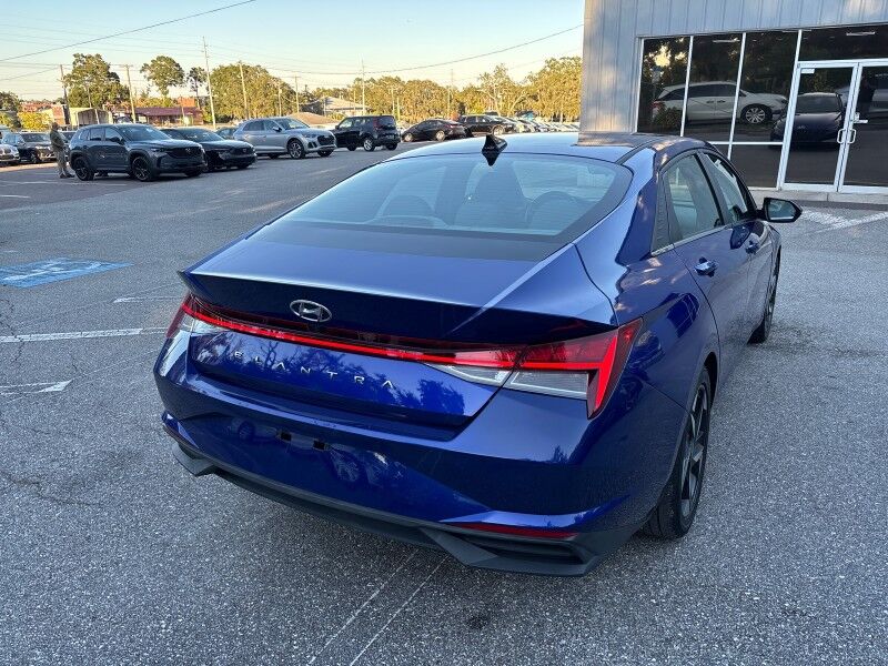 2022 Hyundai Elantra SEL w/CONV + PREM PKG. SUNR. BOSE. Seffner FL