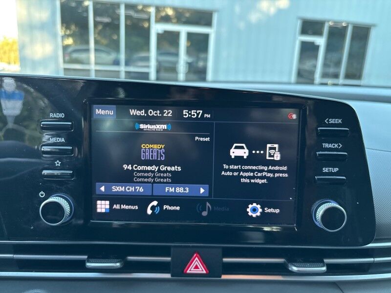 2022 Hyundai Elantra SEL w/CONV + PREM PKG. SUNR. BOSE. Seffner FL