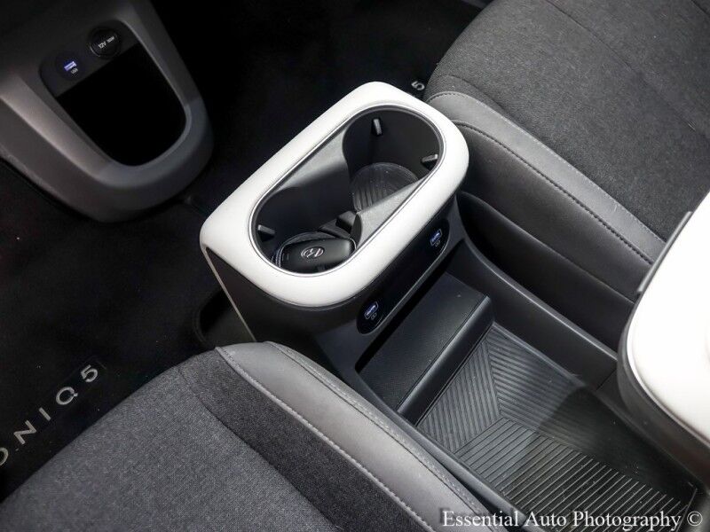 2022 Hyundai IONIQ 5 SE PRICE INCLUDES $4000 IRS TAX CREDIT!! YOU MUST QUALIFY!! Willowbrook IL