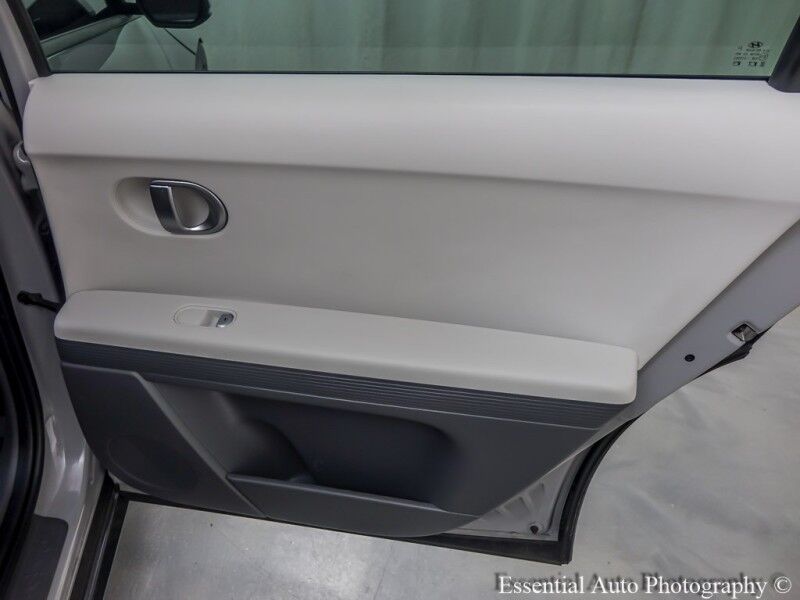 2022 Hyundai IONIQ 5 SE PRICE INCLUDES $4000 IRS TAX CREDIT!! YOU MUST QUALIFY!! Willowbrook IL