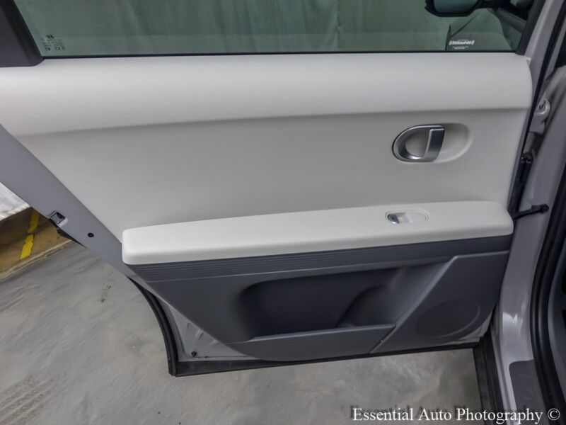 2022 Hyundai IONIQ 5 SE PRICE INCLUDES $4000 IRS TAX CREDIT!! YOU MUST QUALIFY!! Willowbrook IL
