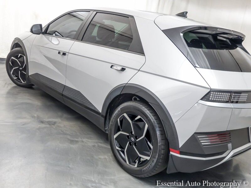 2022 Hyundai IONIQ 5 SE PRICE INCLUDES $4000 IRS TAX CREDIT!! YOU MUST QUALIFY!! Willowbrook IL