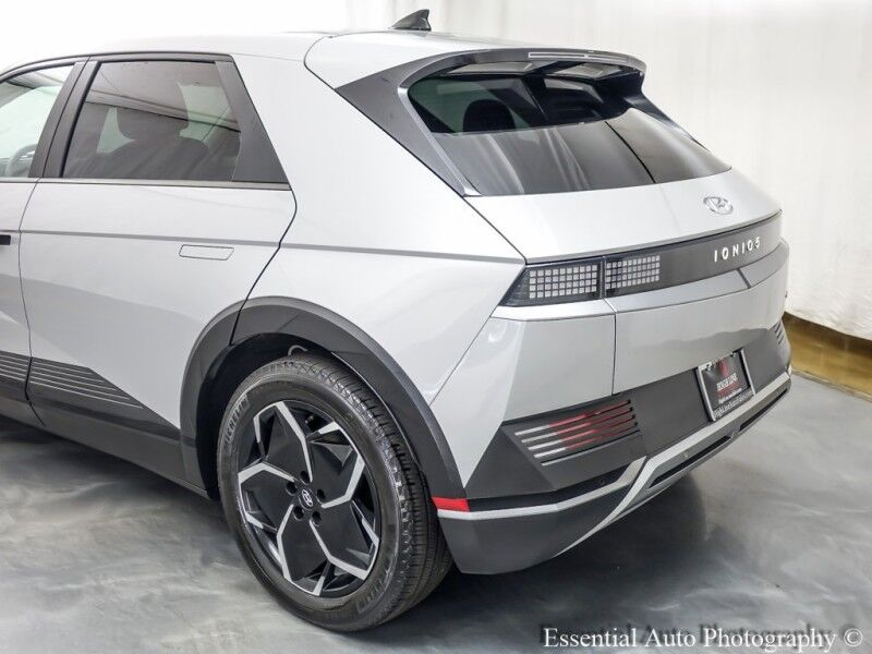 2022 Hyundai IONIQ 5 SE PRICE INCLUDES $4000 IRS TAX CREDIT!! YOU MUST QUALIFY!! Willowbrook IL