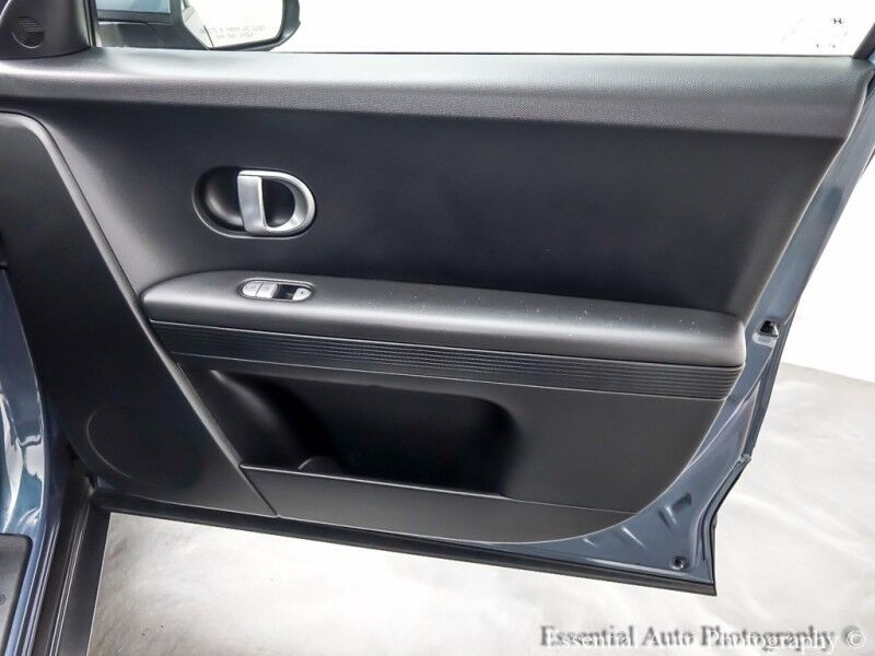 2022 Hyundai IONIQ 5 SE PRICE INCLUDES $4000 IRS TAX CREDIT!! YOU MUST QUALIFY!! Willowbrook IL