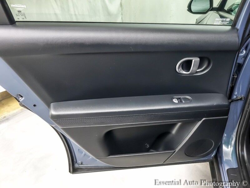 2022 Hyundai IONIQ 5 SE PRICE INCLUDES $4000 IRS TAX CREDIT!! YOU MUST QUALIFY!! Willowbrook IL