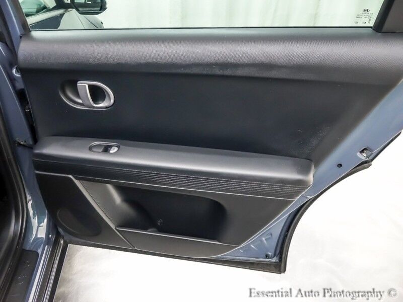 2022 Hyundai IONIQ 5 SE PRICE INCLUDES $4000 IRS TAX CREDIT!! YOU MUST QUALIFY!! Willowbrook IL