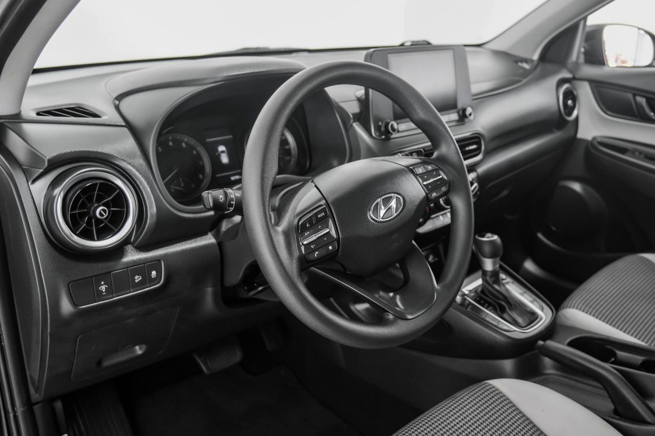 2022 Hyundai Kona SE AUTOMATIC FORWARD COLLISION AVOIDANCE LANE KEEP ASSIST REAR CAMERA BLUETOOTH ALLOY Carrollton TX