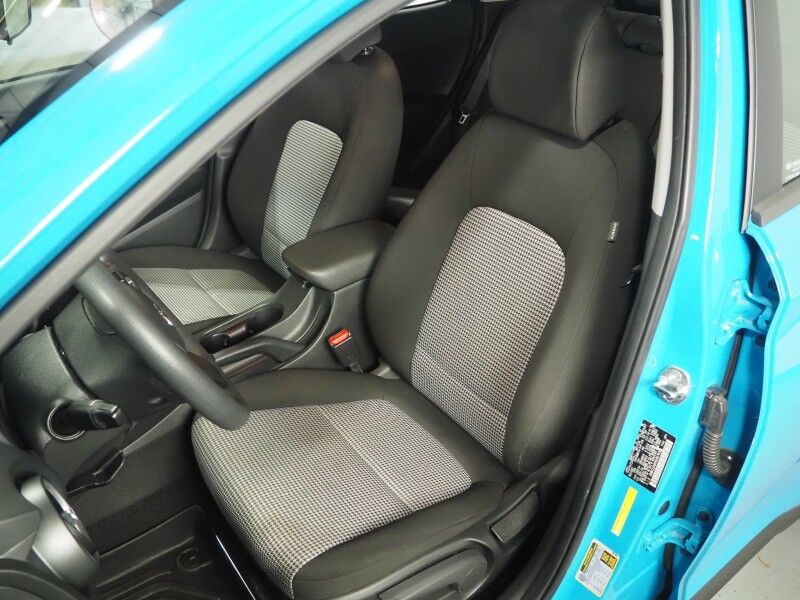 2022 Hyundai Kona SE *LANE DEPARTURE ALERT, COLLISION ALERT w/BRAKING, BACKUP-CAMERA, CRUISE CONTROL, COLOR TOUCHSCREEN, MULTI-FUNCTION STEERING WHEEL, ALLOY WHEELS, ANDROID & APPLE Round Rock TX