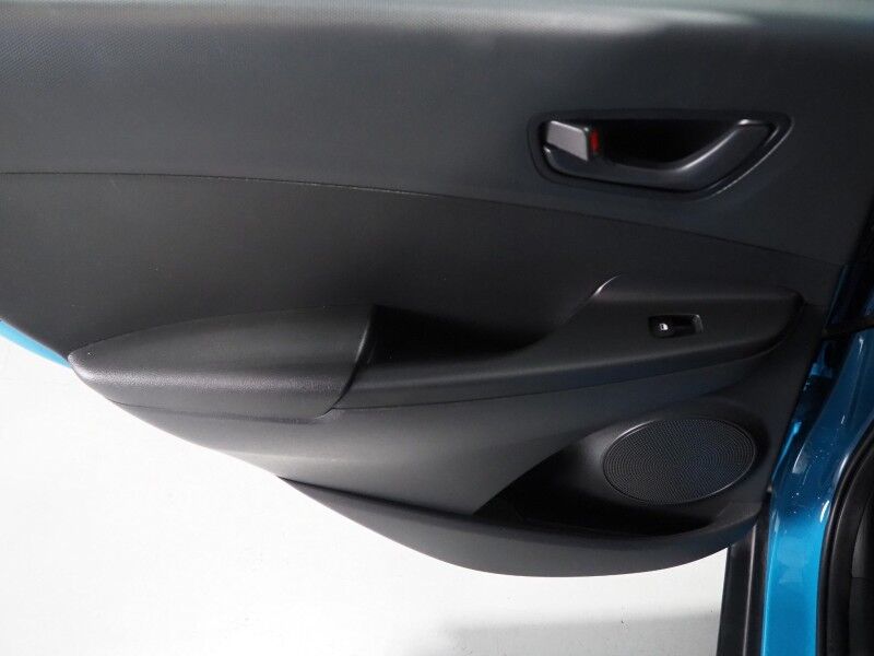 2022 Hyundai Kona SE *LANE DEPARTURE ALERT, COLLISION ALERT w/BRAKING, BACKUP-CAMERA, CRUISE CONTROL, COLOR TOUCHSCREEN, MULTI-FUNCTION STEERING WHEEL, ALLOY WHEELS, ANDROID & APPLE Round Rock TX