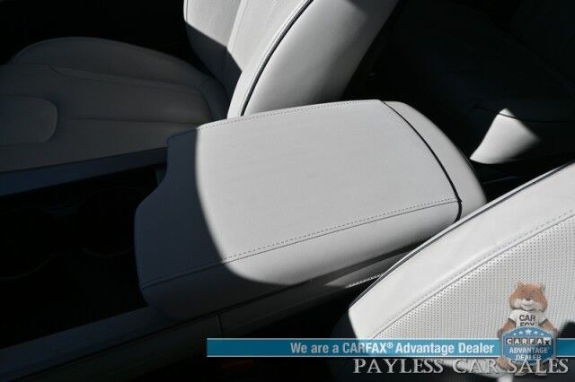 2022 Hyundai Palisade Calligraphy / AWD / Heated & Cooled Seats / Heated Steering / Sunroof / NAV / Harman Kardon / Adaptive Cruise / Lane Depart & Blind Spot / Rear Captain Chairs / 3rd Row / Seats 7 / Tow Pkg / Low Miles / 1-Owner Anchorage AK