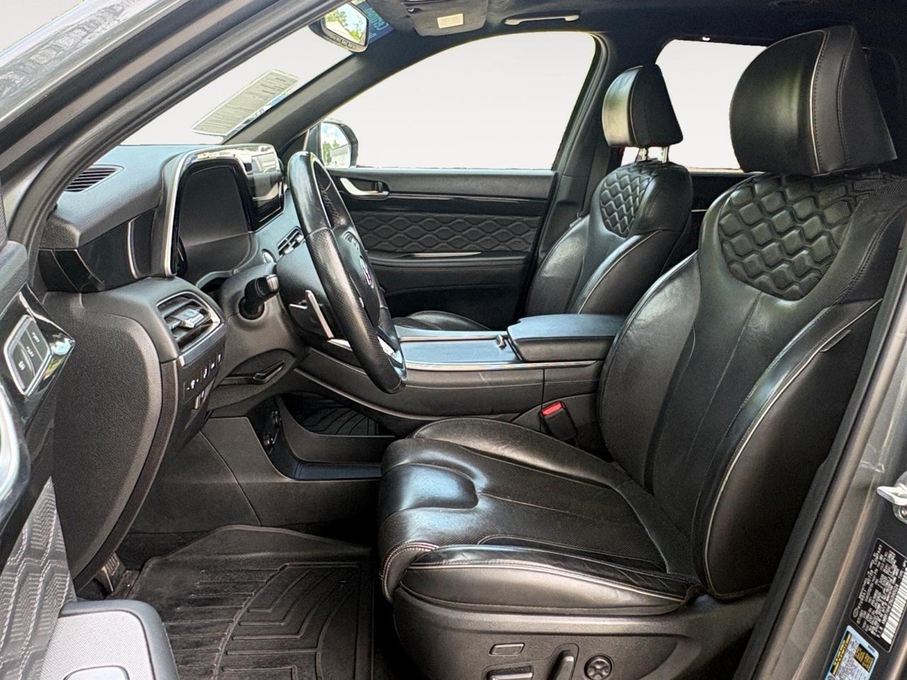 2022 Hyundai Palisade Calligraphy, HEADS UP DISPLAY, PANO MOONROOF, PADDLE SHIFTERS, BLIND SPOT ALERT, FORWARED COLLISION ALERT, REAR QUIET MODE, DRIVER TALK INTERCOM, HEATED & COOLING FRONT & REAR SEATS, POWER 3RD ROW SEATING, POWER LIFTGATE, 1 OWNER, THIS SUV HAS IT ALL Virginia Beach VA