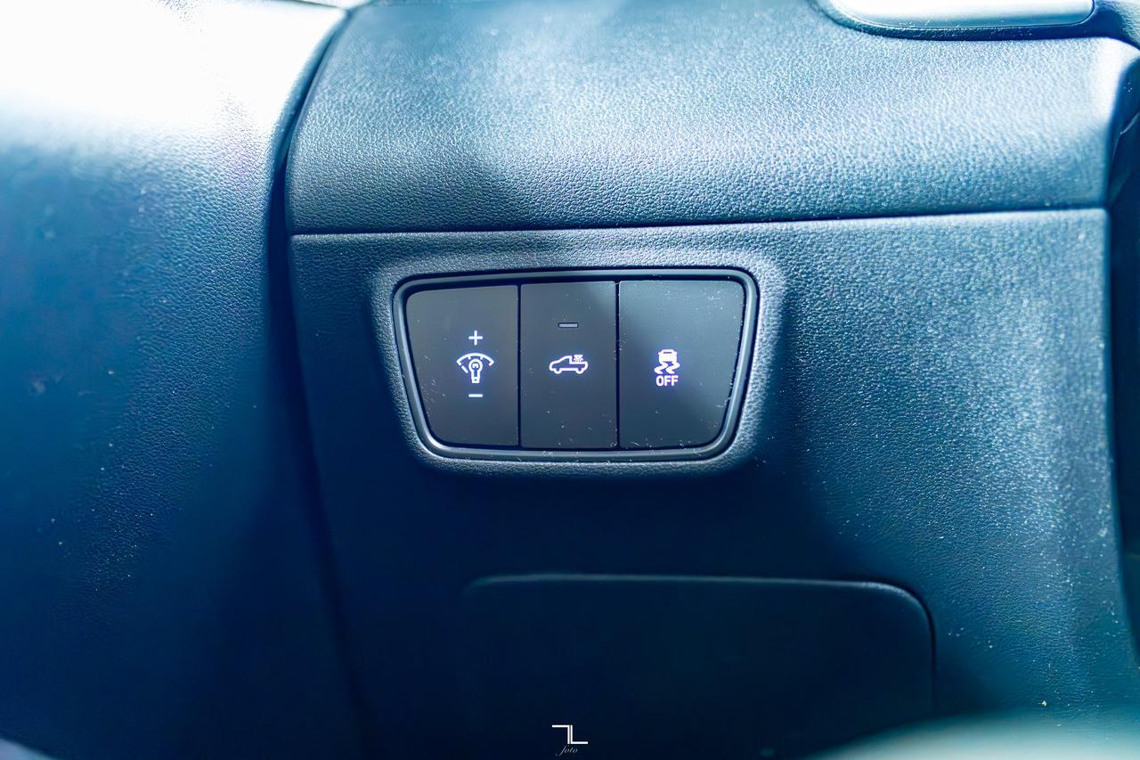 2022 Hyundai Santa Cruz AWD Preferred PSeat BCam Red Deer AB