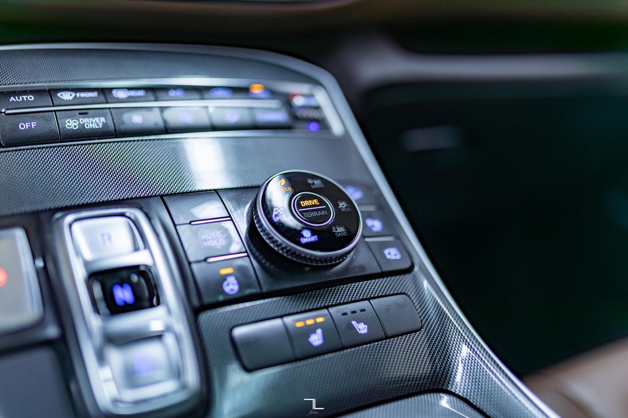 2022 Hyundai Santa Fe Hybrid AWD Luxury Leather Roof BCam Red Deer AB