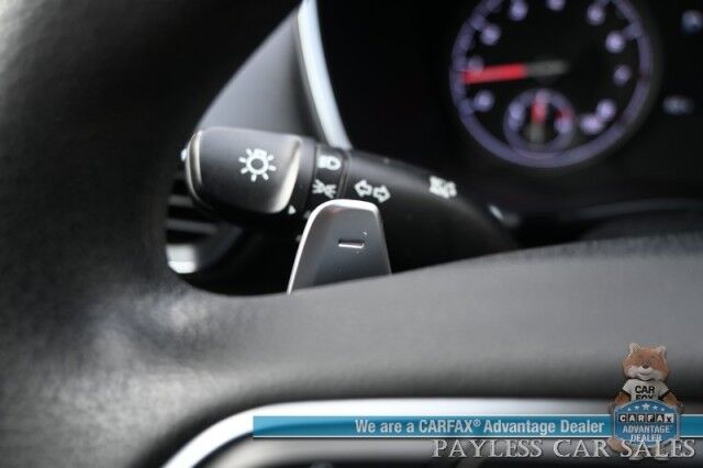 2022 Hyundai Santa Fe SEL / Auto Start / Power & Heated Premium Cloth Seats / Adaptive Cruise Control / Lane Departure & Blind Spot Alert / Apple CarPlay & Android Auto / Back Up Camera / Keyless Entry & Start / 28 MPG Anchorage AK