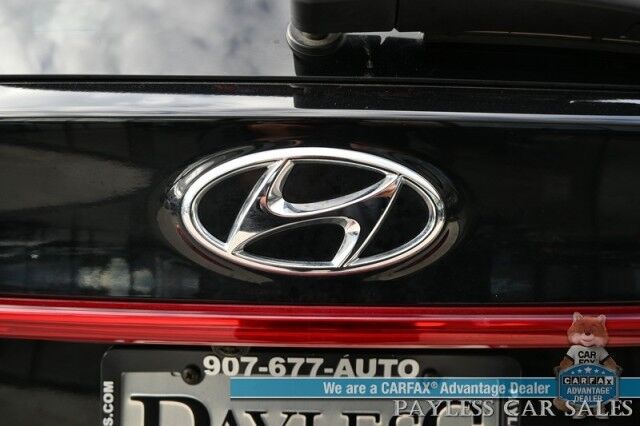 2022 Hyundai Santa Fe SEL / Auto Start / Power & Heated Premium Cloth Seats / Adaptive Cruise Control / Lane Departure & Blind Spot Alert / Apple CarPlay & Android Auto / Back Up Camera / Keyless Entry & Start / 28 MPG Anchorage AK