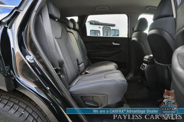 2022 Hyundai Santa Fe SEL / Auto Start / Power & Heated Premium Cloth Seats / Adaptive Cruise Control / Lane Departure & Blind Spot Alert / Apple CarPlay & Android Auto / Back Up Camera / Keyless Entry & Start / 28 MPG Anchorage AK