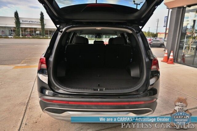 2022 Hyundai Santa Fe SEL / Auto Start / Power & Heated Premium Cloth Seats / Adaptive Cruise Control / Lane Departure & Blind Spot Alert / Apple CarPlay & Android Auto / Back Up Camera / Keyless Entry & Start / 28 MPG Anchorage AK