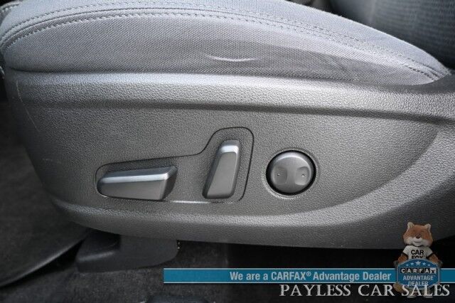 2022 Hyundai Santa Fe SEL / Auto Start / Power & Heated Premium Cloth Seats / Adaptive Cruise Control / Lane Departure & Blind Spot Alert / Apple CarPlay & Android Auto / Back Up Camera / Keyless Entry & Start / 28 MPG Anchorage AK