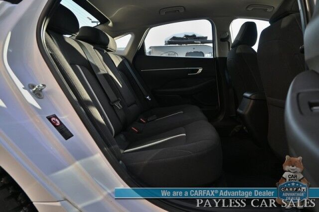 2022 Hyundai Sonata SEL / Auto Start / Heated Cloth Seats / Adaptive Cruise Control & Blind Spot Alert / Lane Keep Assist & Forward Collision Alert / Apple CarPlay & Android Auto / Keyless Entry & Start / Back Up Camera / 37 MPG Anchorage AK