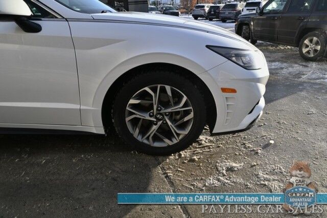 2022 Hyundai Sonata SEL / Auto Start / Heated Cloth Seats / Adaptive Cruise Control & Blind Spot Alert / Lane Keep Assist & Forward Collision Alert / Apple CarPlay & Android Auto / Keyless Entry & Start / Back Up Camera / 37 MPG Anchorage AK