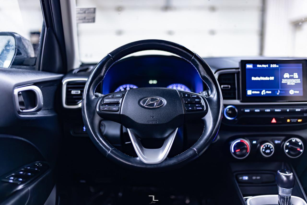 2022 Hyundai Venue FWD Preferred Heated Seats BCam Red Deer AB