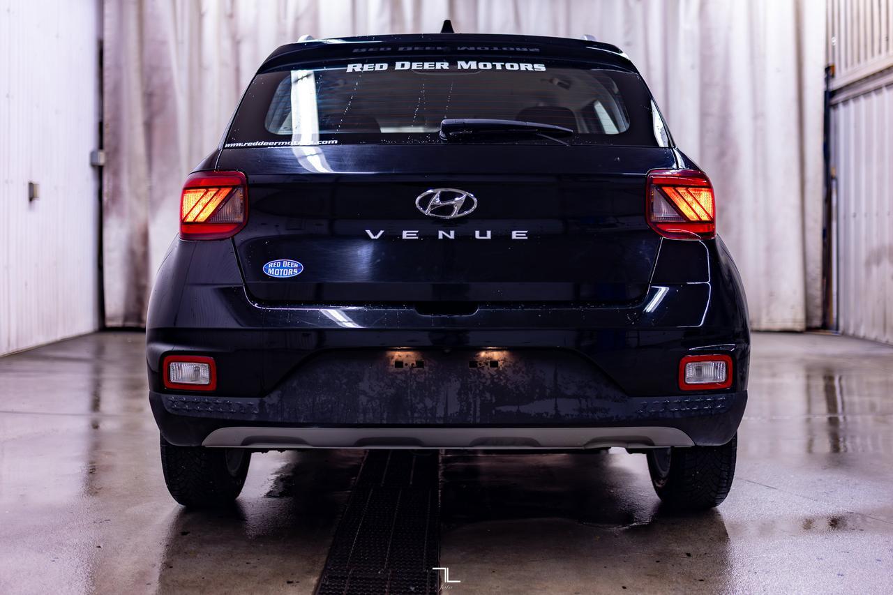 2022 Hyundai Venue FWD Preferred Heated Seats BCam Red Deer AB
