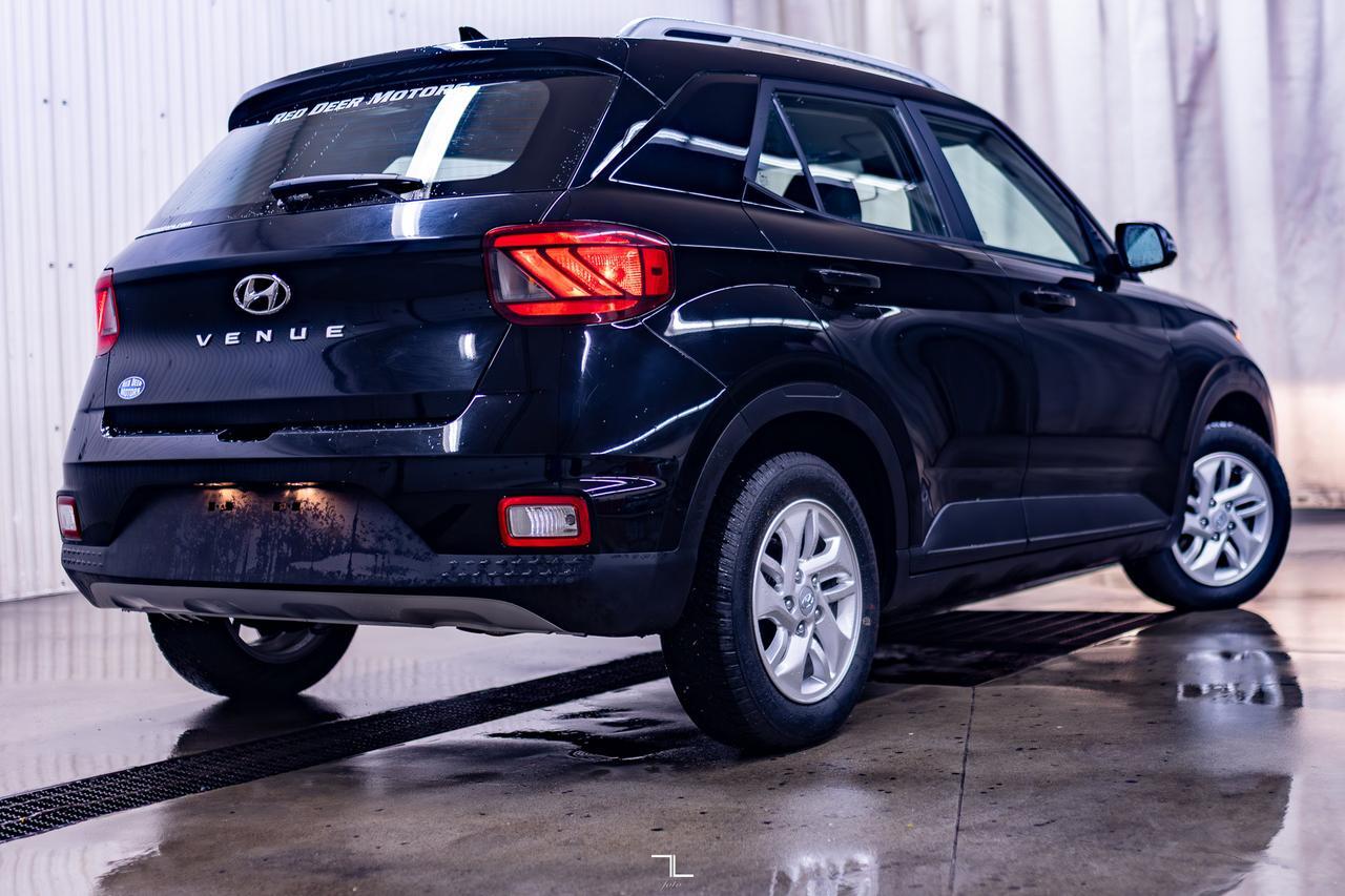 2022 Hyundai Venue FWD Preferred Heated Seats BCam Red Deer AB