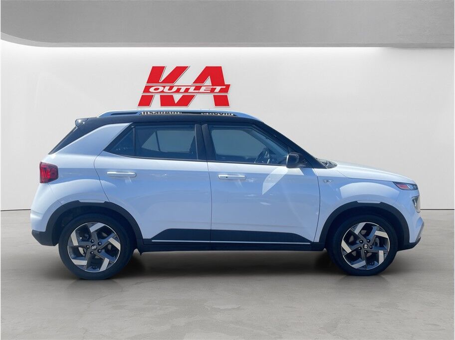 2022 Hyundai Venue Limited Sport Utility 4D