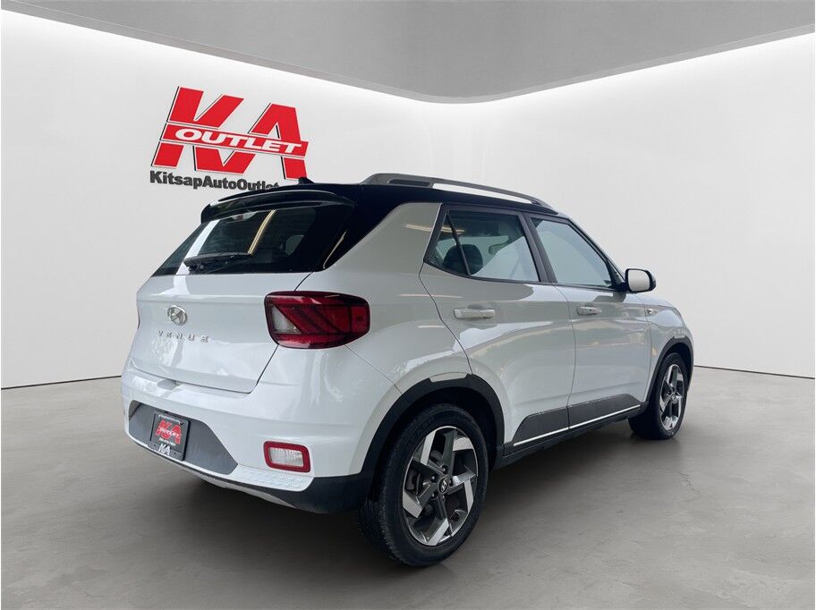 2022 Hyundai Venue Limited Sport Utility 4D