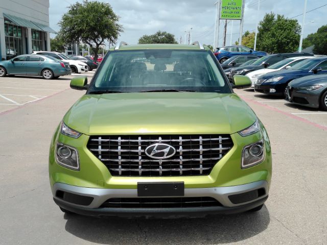 2022 Hyundai Venue SEL