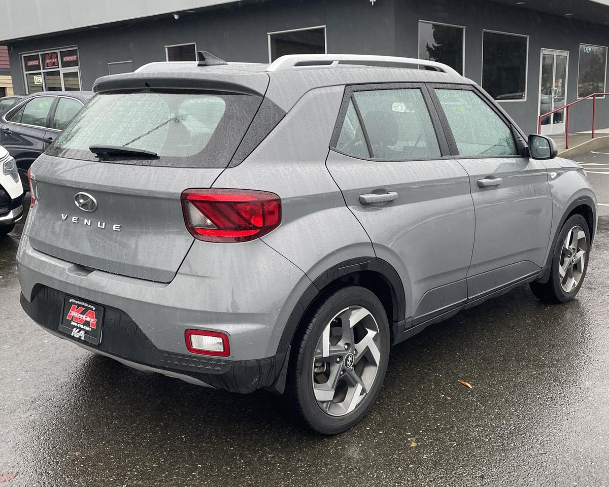 2022 Hyundai Venue SEL Sport Utility 4D