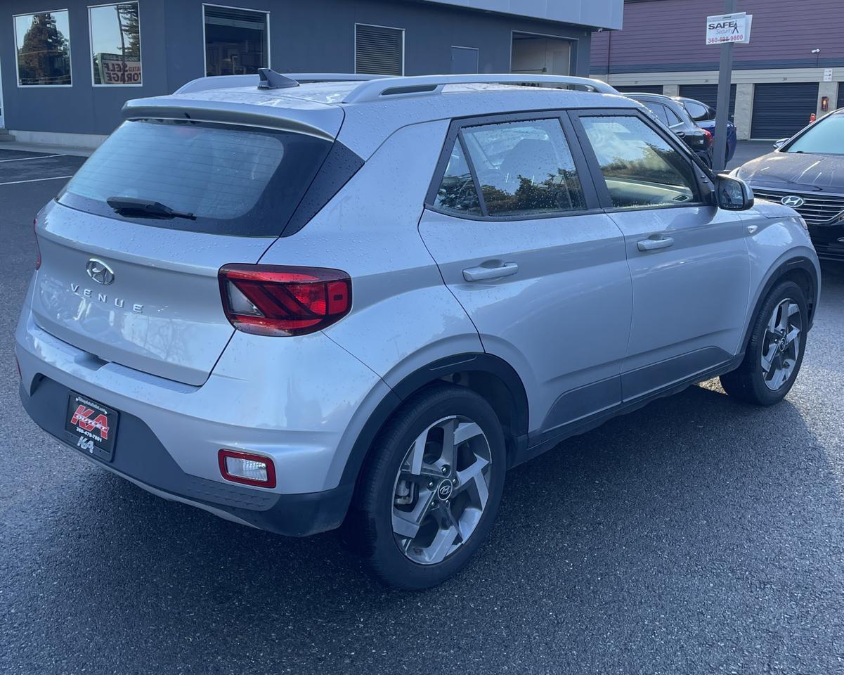 2022 Hyundai Venue SEL Sport Utility 4D