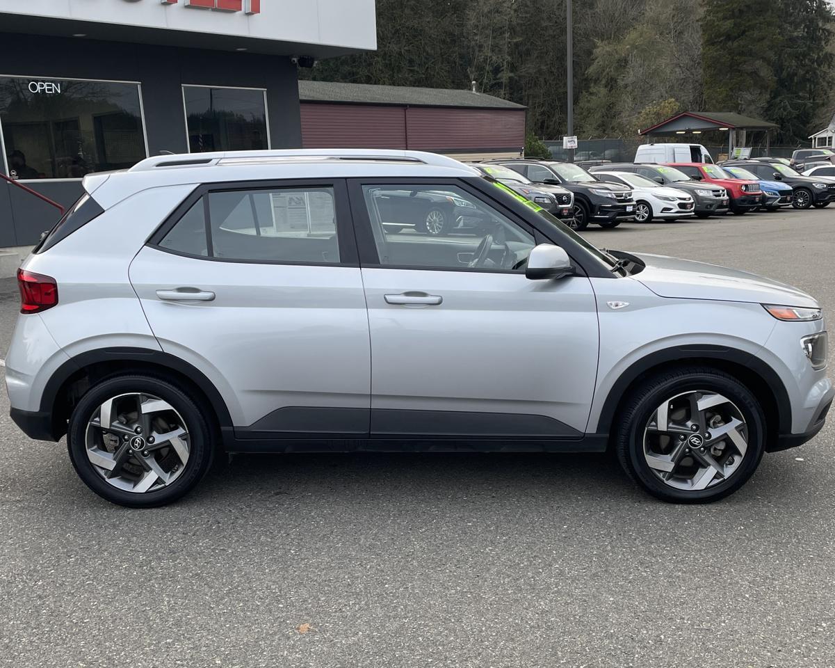 2022 Hyundai Venue SEL Limited photo 4